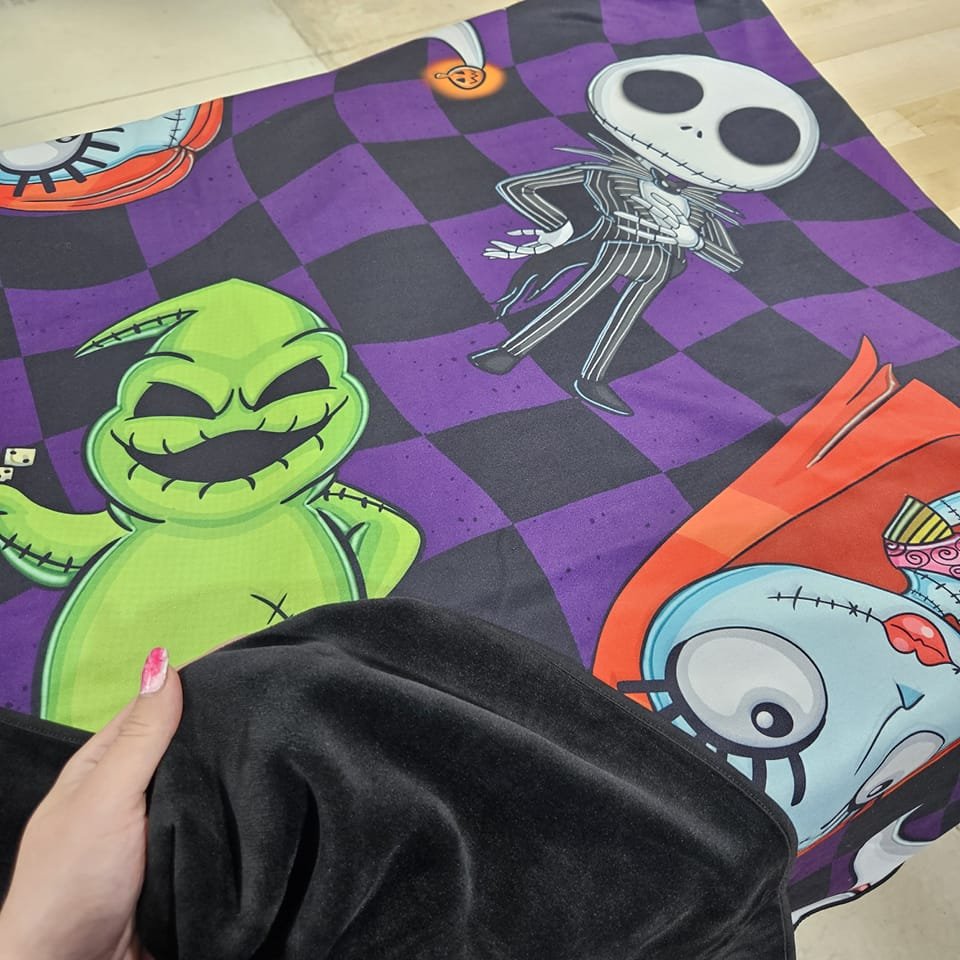 FALL OOG-SOFT BLACK THROW 11-PREORDER CLOSING 7/13