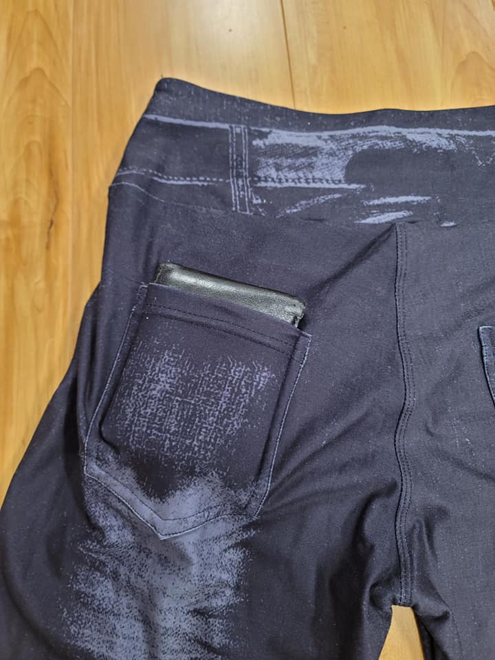 INK SPILL - DENIM RUN W/ BACK POCKETS - LEGGINGS/CAPRI